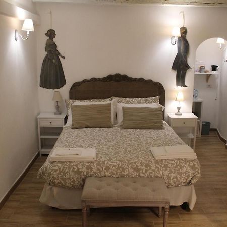 Livia'S Charming Room Trevignano Romano Bagian luar foto