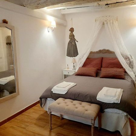 Livia'S Charming Room Trevignano Romano Bagian luar foto