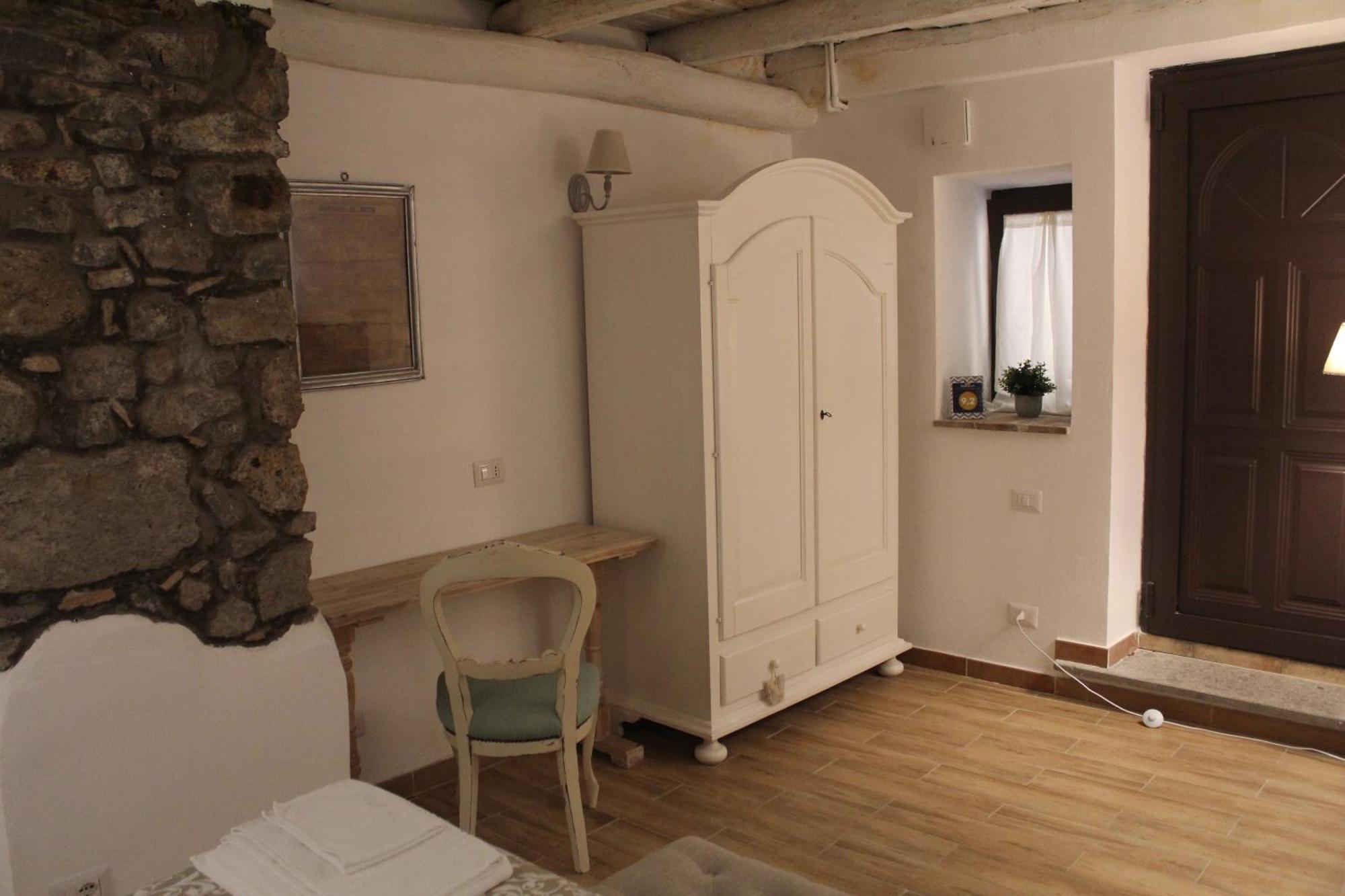 Livia'S Charming Room Trevignano Romano Bagian luar foto