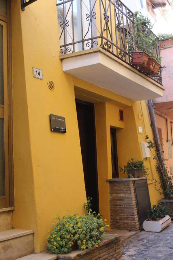 Livia'S Charming Room Trevignano Romano Bagian luar foto