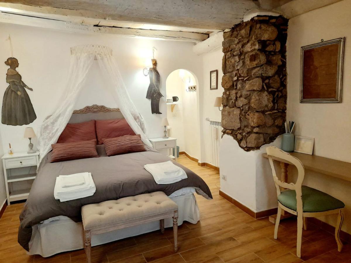 Livia'S Charming Room Trevignano Romano Bagian luar foto